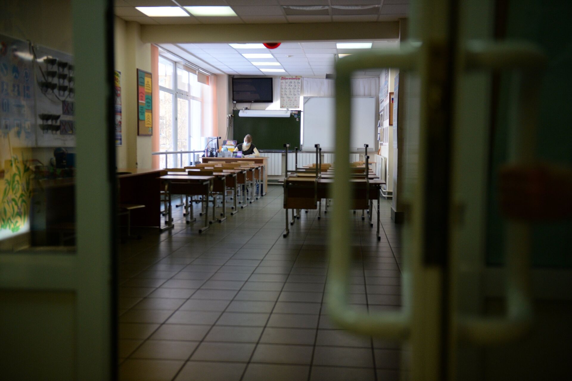 В Екатеринбурге школы закрыты на карантин из-за гриппа - РИА Новости, 1920, 19.10.2021