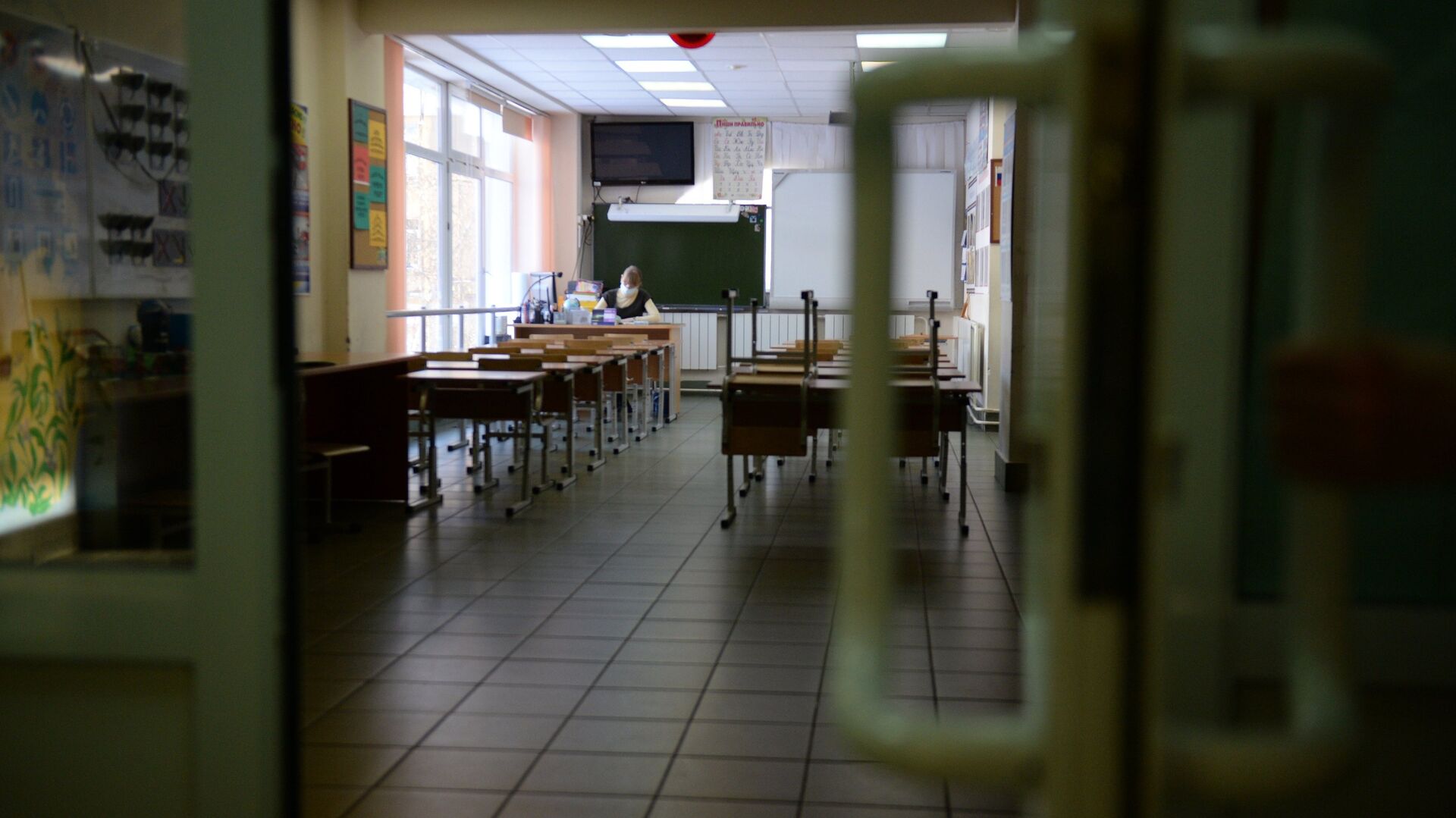 В Екатеринбурге школы закрыты на карантин из-за гриппа - РИА Новости, 1920, 15.03.2021