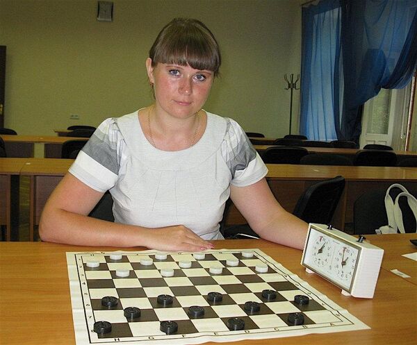 Елена Короткая из Каменского Днепропетровской области выиграла чемпионат мира по шашкам-64