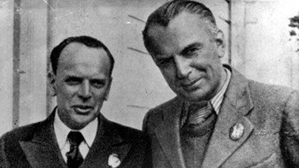Константин Паустовский и поэт Владимир Луговский. Ялта, 1939 год Константин Паустовский и поэт Владимир Луговский. Ялта, 1939 год