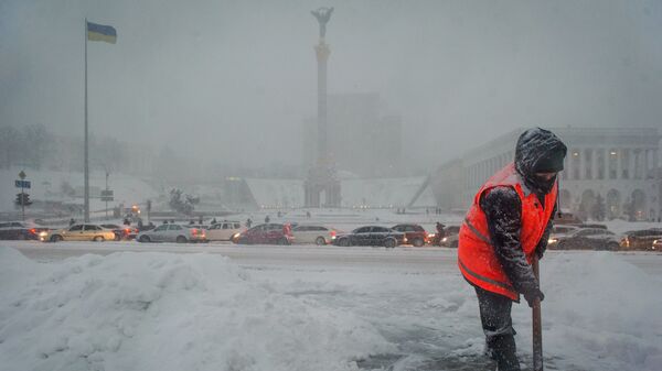 Чрезвычайная ситуация объявлена в Киеве из-за снегопада