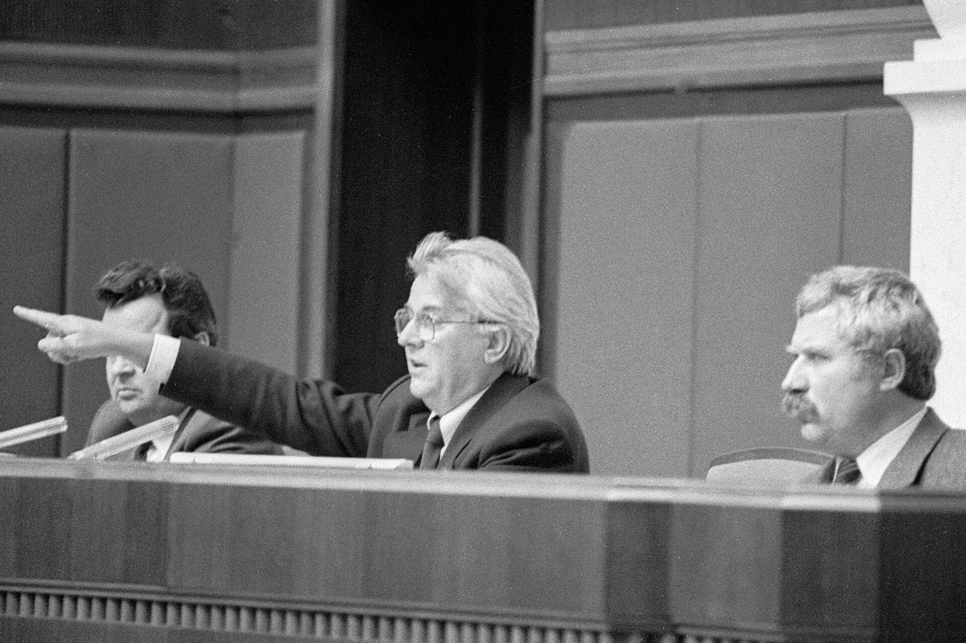  Руководство Верховной Рады первого созыва: Иван Плющ, Леонид Кравчук, Владимир Гринёв. 1 августа 1991 года - РИА Новости, 1920, 16.04.2026