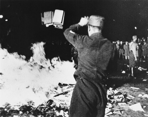 Сожжение книг в нацистской Германии 10 мая 1933 года