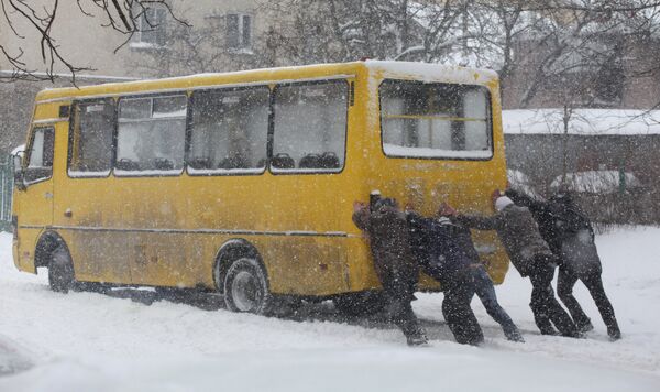 Сильный снегопад в Западной Украине