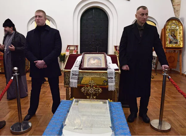 Томос об автокефалии Украинской православной церкви привезли в Киев