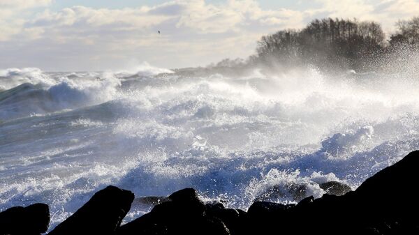 волна шторм прибой