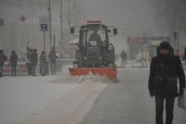 снегопад метель зима киев жители улица