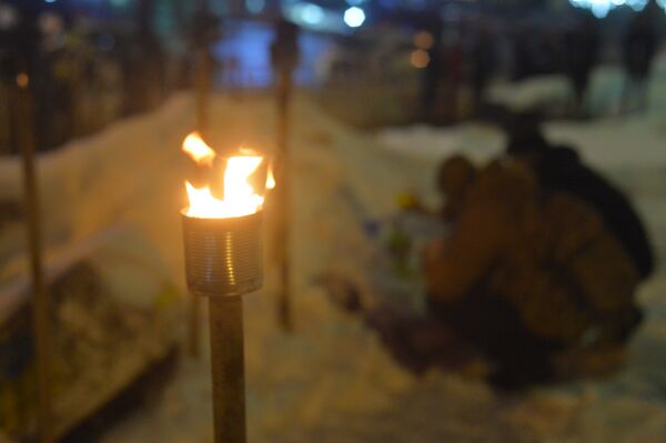 Националисты провели в центре Киева факельное шествие памяти героев Крут