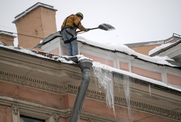 Уборка снега в Санкт-Петербурге