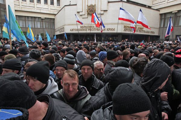 Митинги у здания Верховного совета Крыма