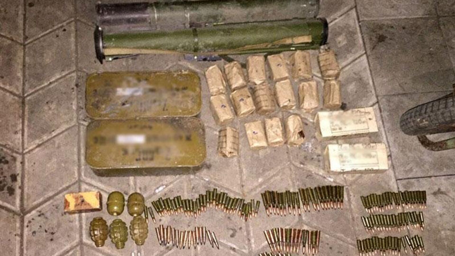 Схрон тайник оружие боеприпасы - РИА Новости, 1920, 27.10.2025