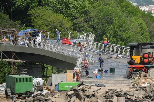 Киев пешеходный мост строительство