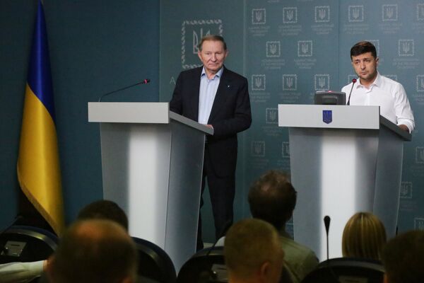 Совместный брифинг В. Зеленского и Л. Кучмы в Киеве