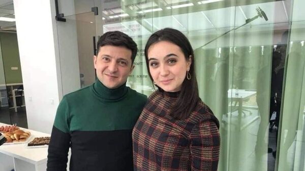 Владимир Зеленский и его пресс-секретарь Юлия Мендель
