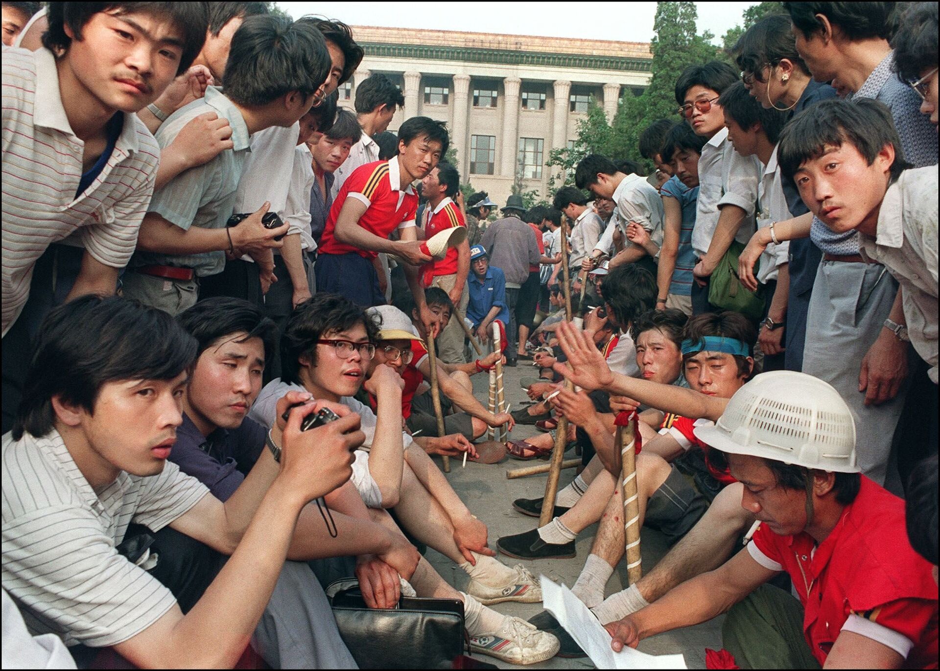 Что происходит в китае. Восстание 1989 Тяньаньмэнь. Восстание студентов в Китае на площади Тяньаньмэнь 1989. Протест на площади Тяньаньмэнь 1989.