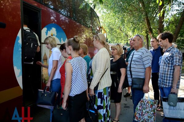 Первая группа жителей ДНР выехала в Ростовскую область за паспортами РФ