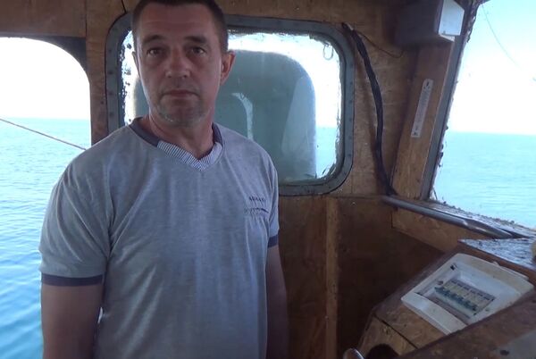 ФСБ России задержало в Крыму украинское рыболовецкое судно ЯМК-0041