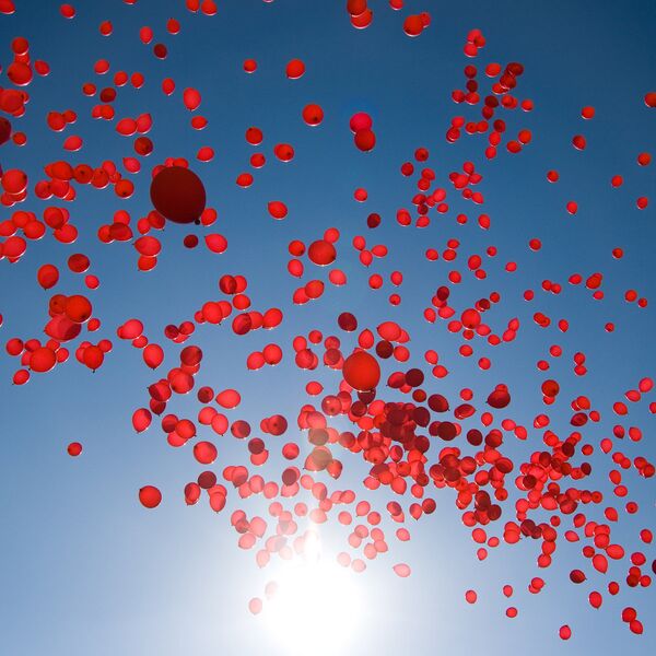 Красные воздушные шарики