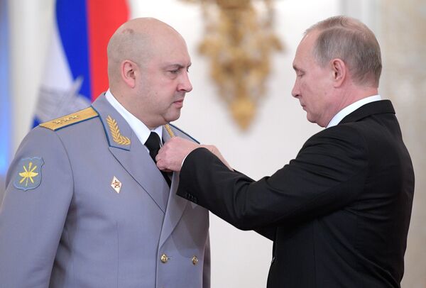 Президент РФ В. Путин встретился с военнослужащими, участвовавшими в операции в Сирии Президент РФ В. Путин встретился с военнослужащими, участвовавшими в операции в Сирии