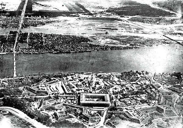 Цитадель Киевской крепости. Немецкая аэрофотосъёмка 1918 года Цитадель Киевской крепости. Немецкая аэрофотосъёмка 1918 года