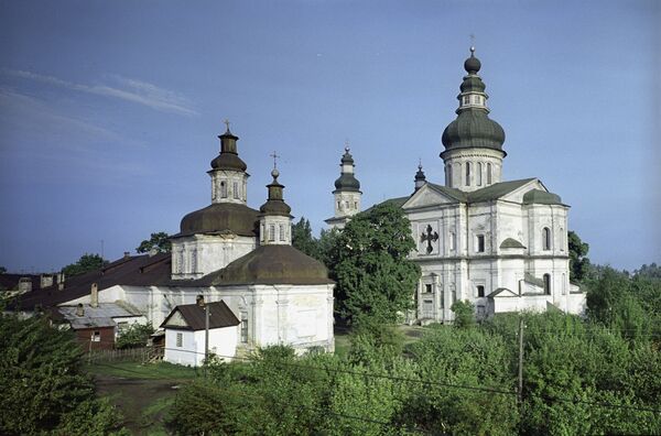 Троицко-Ильинский монастырь в Чернигове