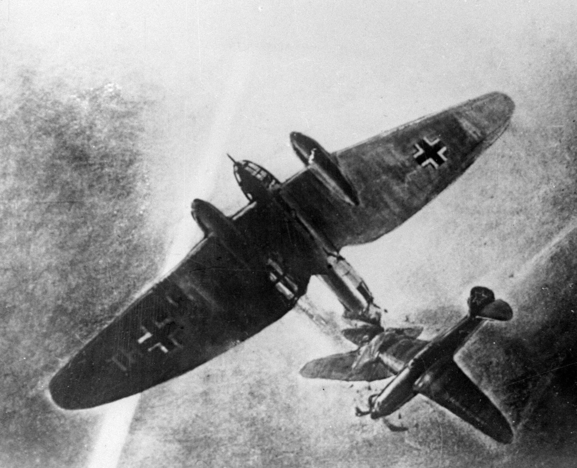 Советский истребитель сбил. Подвиг Талалихина ночной Таран.