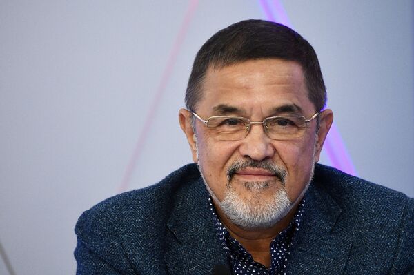 Искандер Хисамов