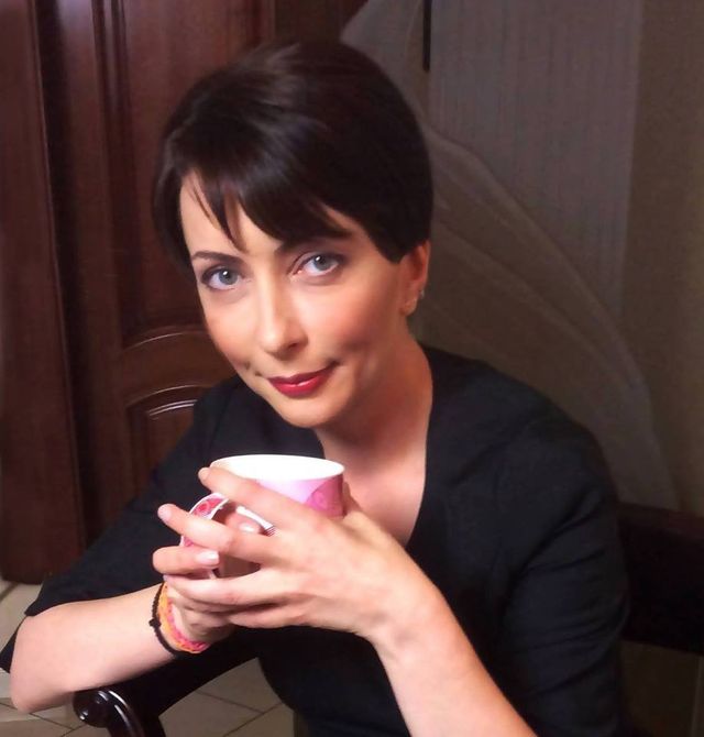 Елена Лукаш Голая