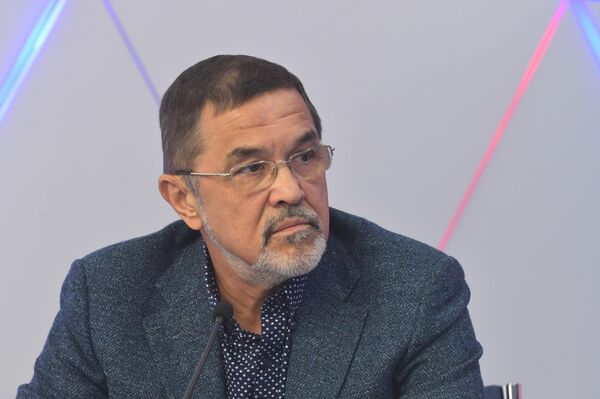 Искандер Хисамов Искандер Хисамов