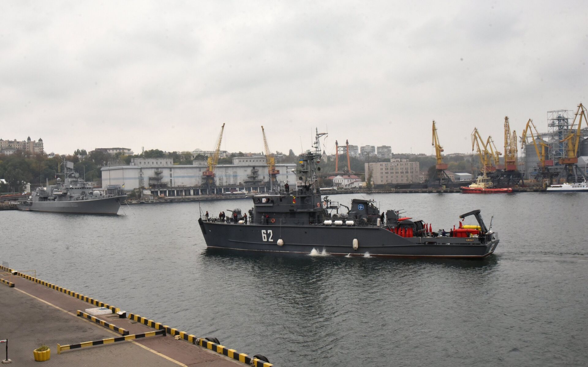 Корабли НАТО вошли в порт Одессы - РИА Новости, 1920, 05.07.2022