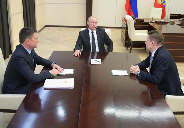 Президент РФ В. Путин встретился с министром энергетики РФ А. Новаком и главой Газпрома А. Миллером