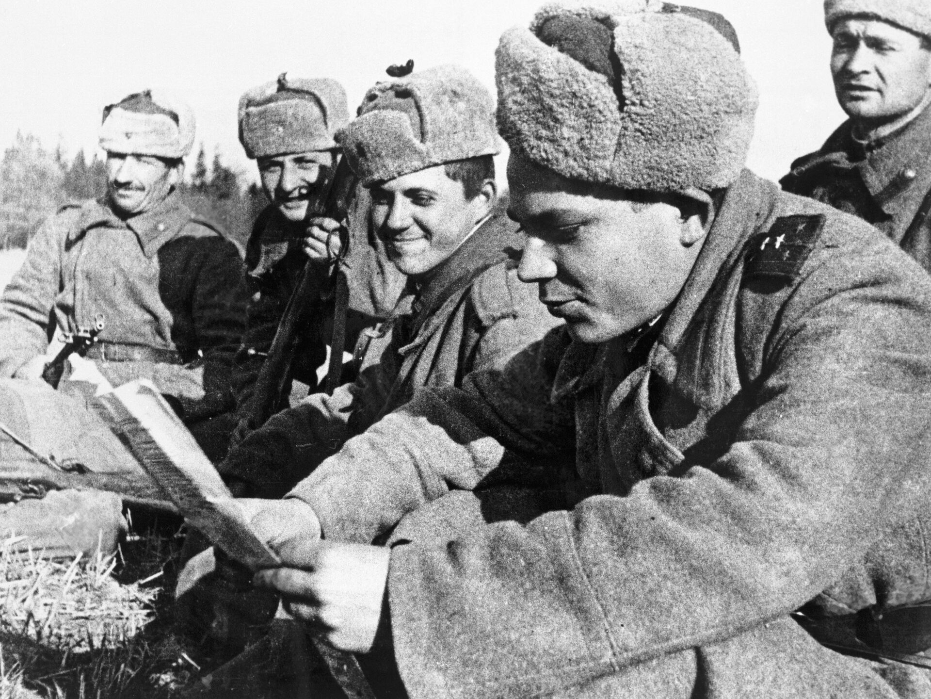 Сми на фронте. Военные годы. Солдаты Великой Отечественной войны. Советские солдаты на фронте. Поэзия на фронте.