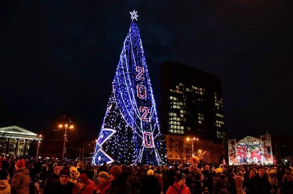 новый год Донецк елка 2020