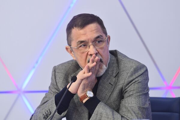 Искандер Хисамов Искандер Хисамов