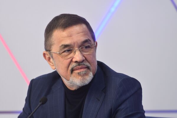 Искандер Хисамов Искандер Хисамов