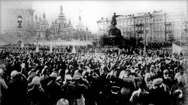Митинг на Софийской площади Киева в 1917 г.