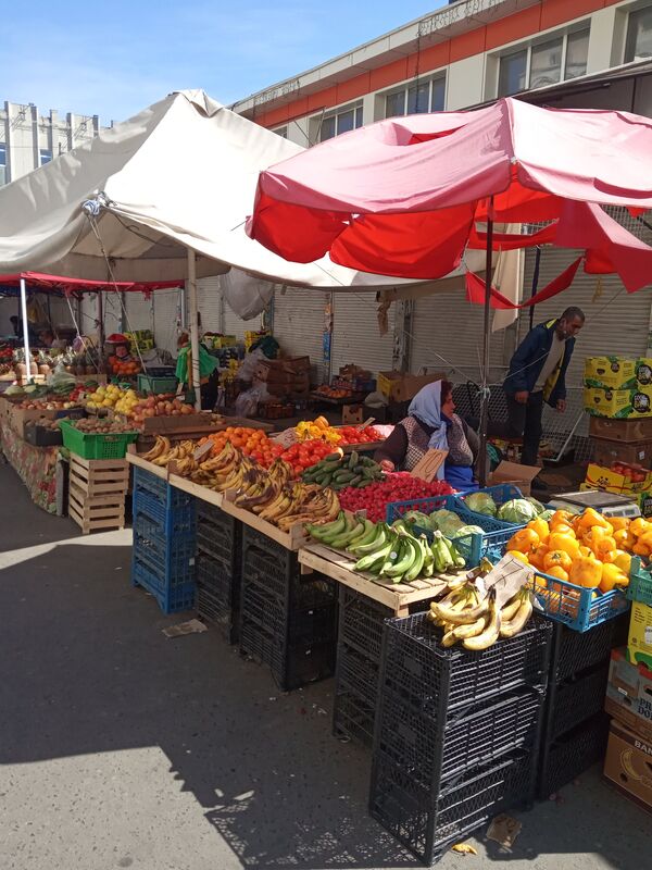 рынок Привоз перед Пасхой Одесса  фрукты овощи