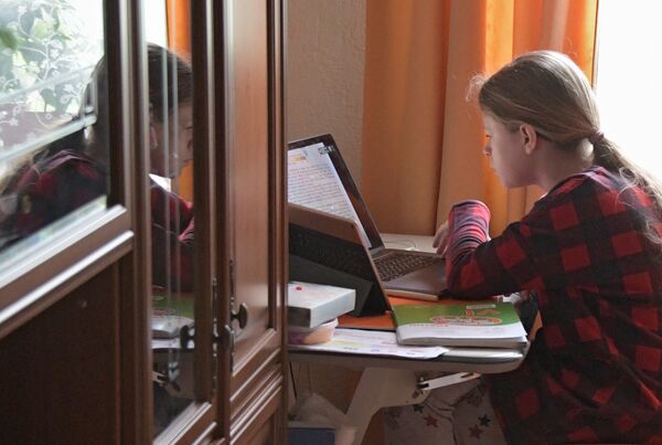 Московские школьники продолжают факультативные онлайн-занятия
