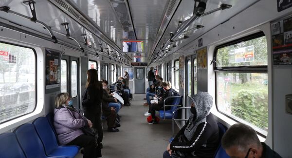 Киев метро вагон пассажиры коронавирус