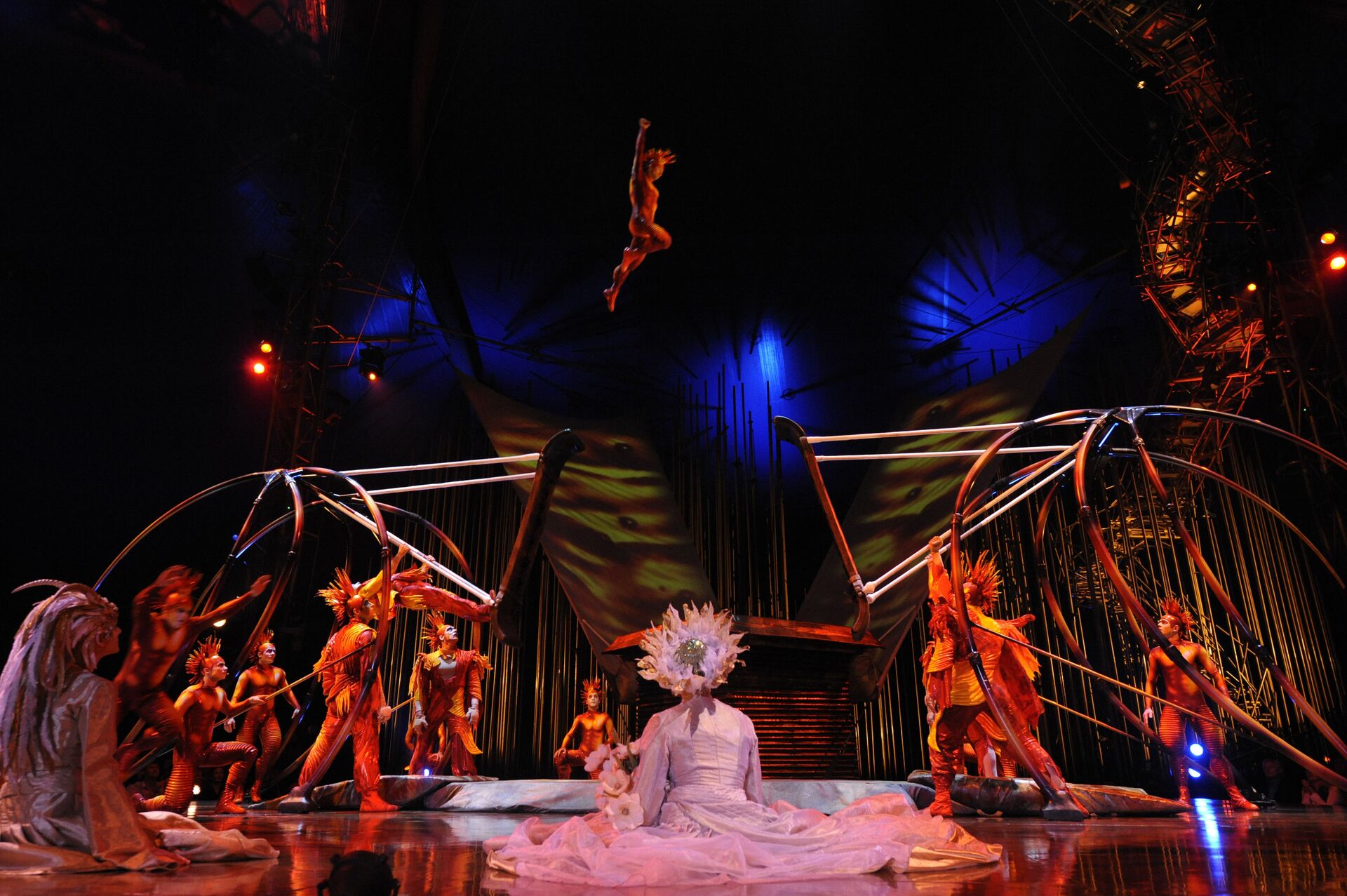 Репетиция шоу Varekai канадского Cirque du Soleil в Москве - РИА Новости, 1920, 12.06.2020