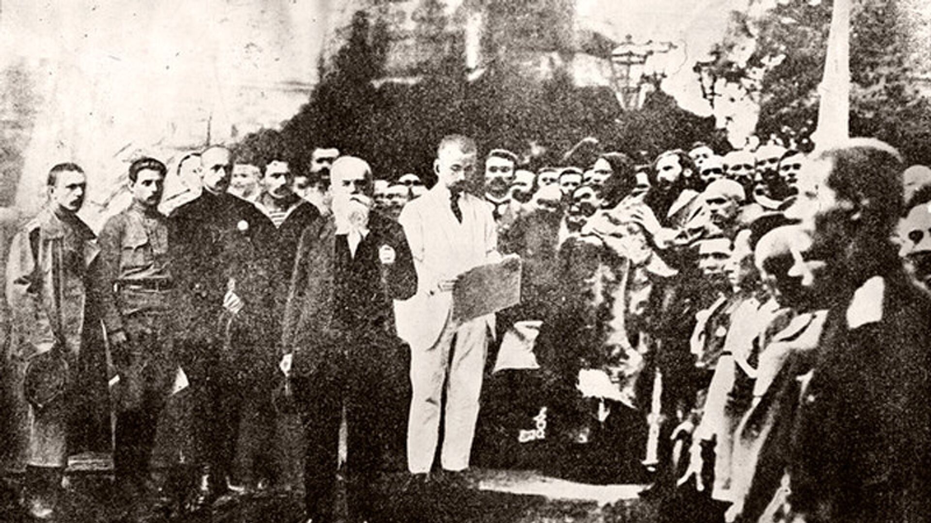 Провозглашение первого универсала УЦР на Софийской площади в Киеве - РИА Новости, 1920, 23.06.2021