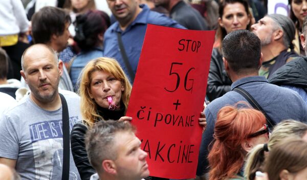 Акция против обязательной вакцинации в Белграде