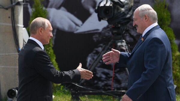 Президент РФ В. Путин и президент Белоруссии А. Лукашенко открыли Ржевский мемориал Советскому солдату