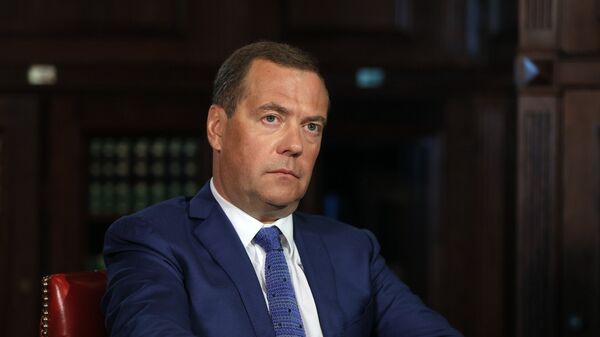 Заместитель председателя Совбеза РФ Д. Медведев дал интервью ИД Комсомольская правда