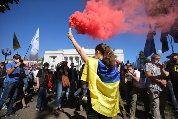 Рассмотрение Радой Украины закона о русском языке