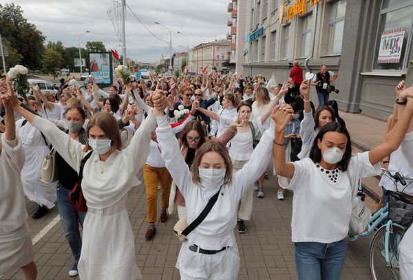 Протесты в Минске, белое движение Белоруссия
