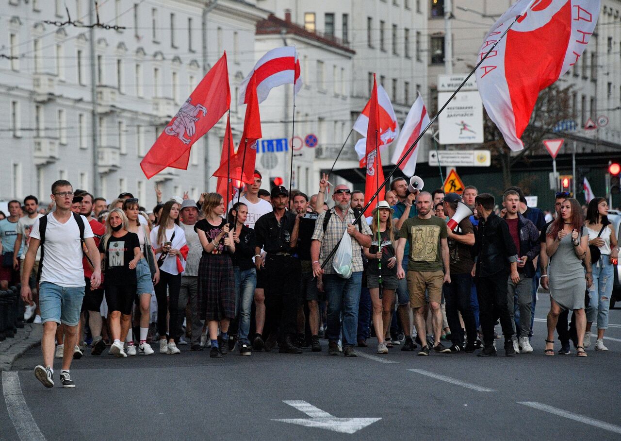 Беларуси ру. Лимонов НБП митинг. Первомай в Швеции. Лимонов на митинге. Москва национал-Большевиков.