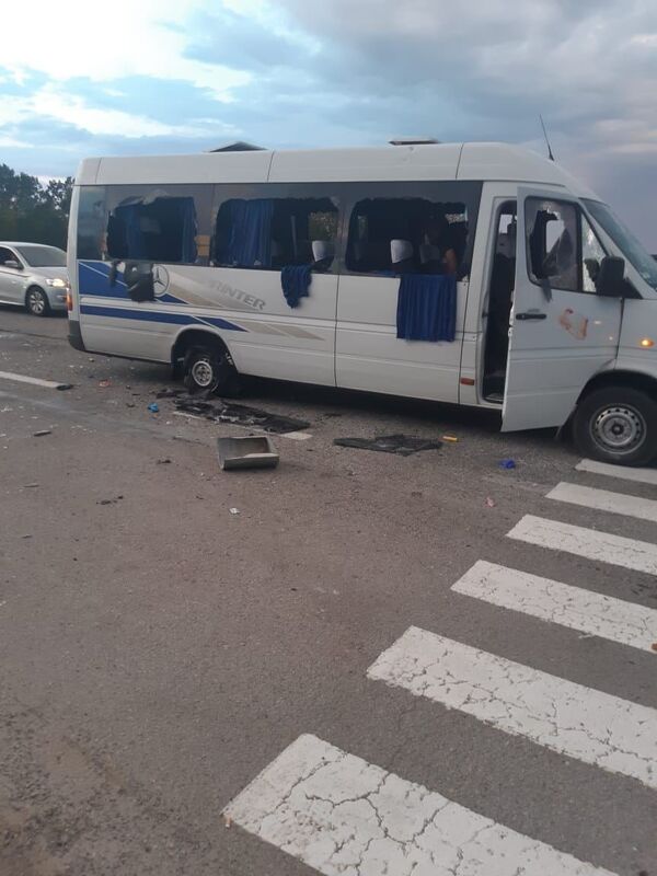 Радикалы на трассе Киев-Харьков обстреляли автобус с членами общественного движения «Патриоты - За жизнь»
