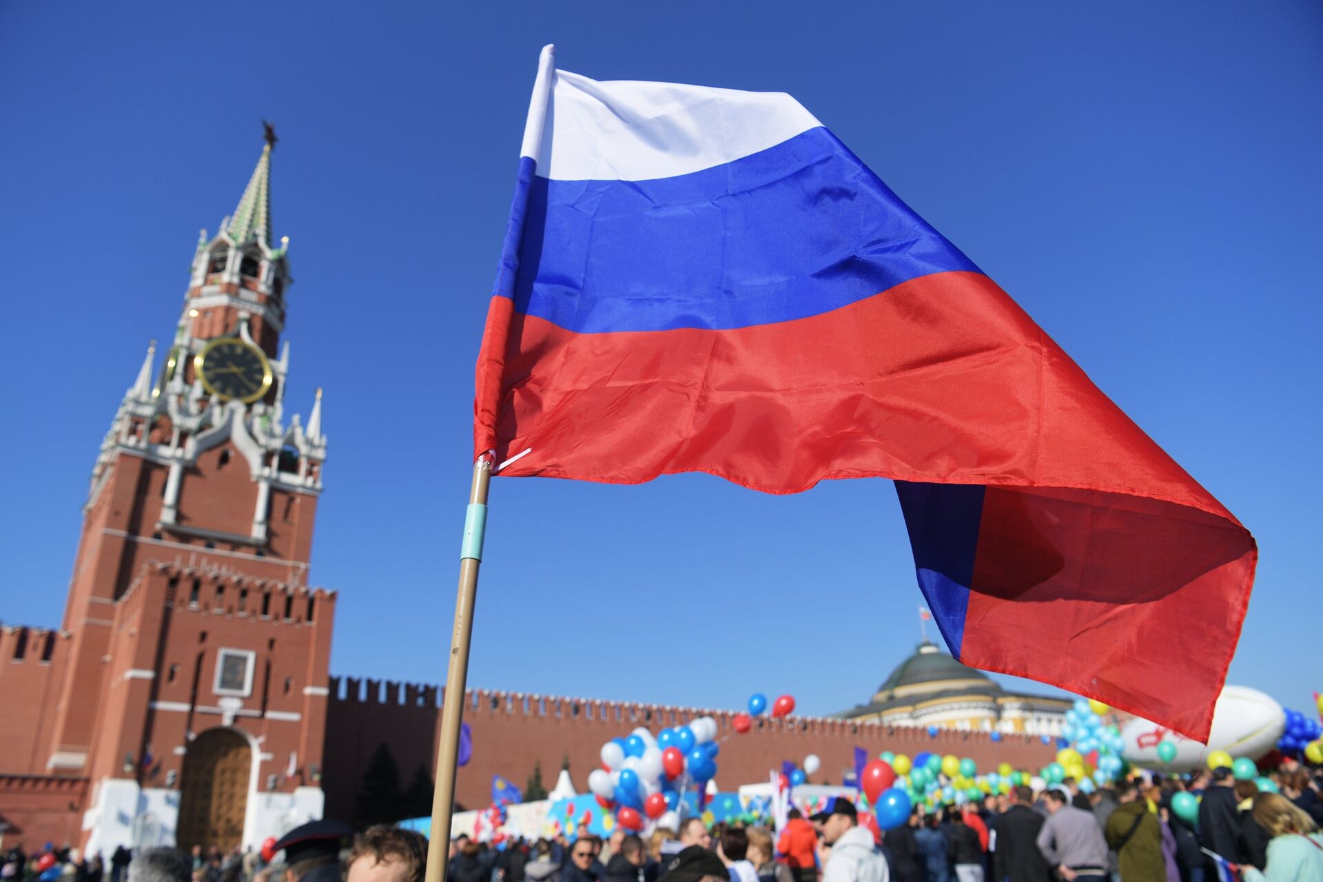 Флаг россии в москве