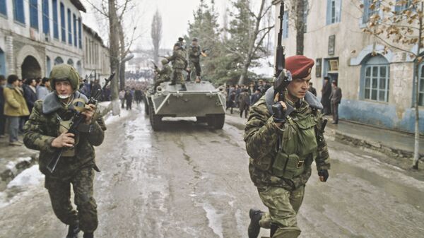 Военнослужащие Министерства обороны СССР на улицах г. Физули, Гадрутского района НКР